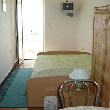 Apartment Vn Brist